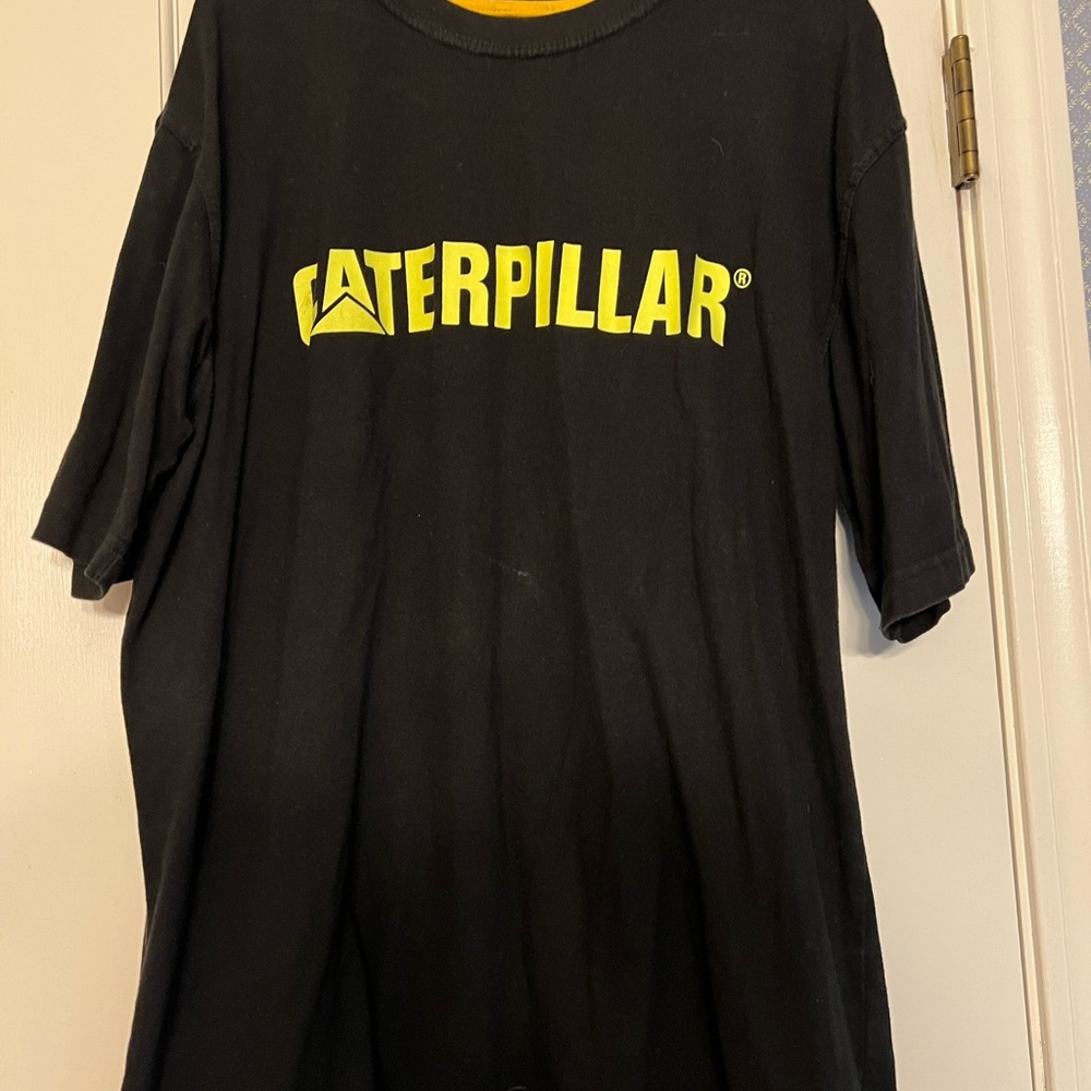 Men’s large slightly used caterpillar short sleeve T-shirt